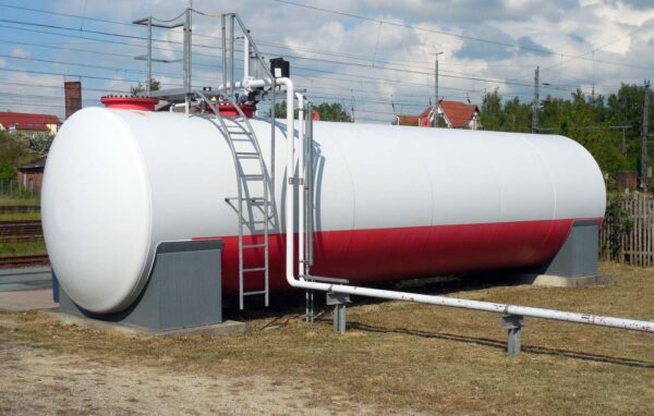 Fuel storage mounted with Sensoguard SG MiniVib Sensor